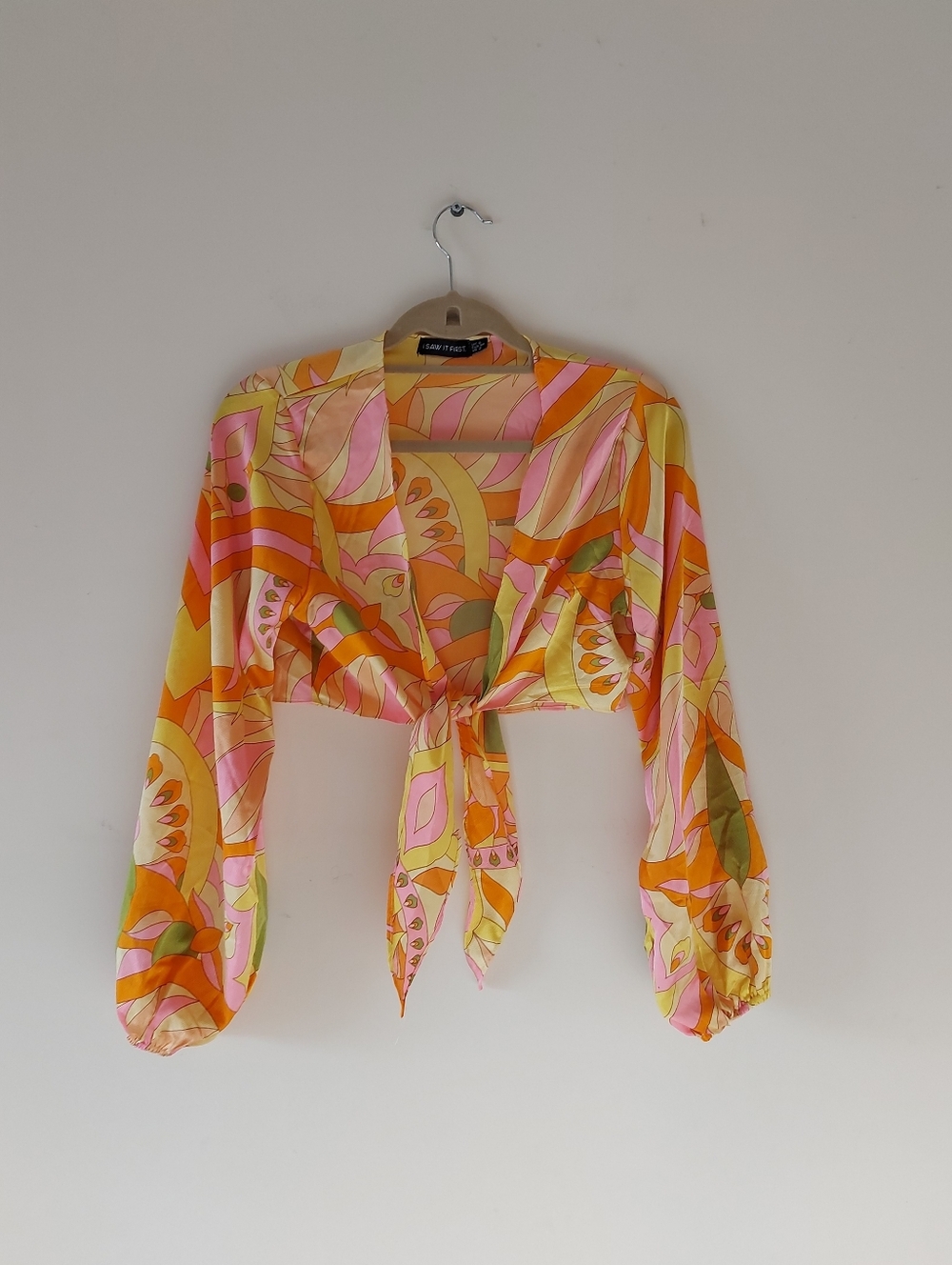 Orange  Pattern Tie Front Crop Top Size 2 (Flawed) (Cant Ship Until May 16th)